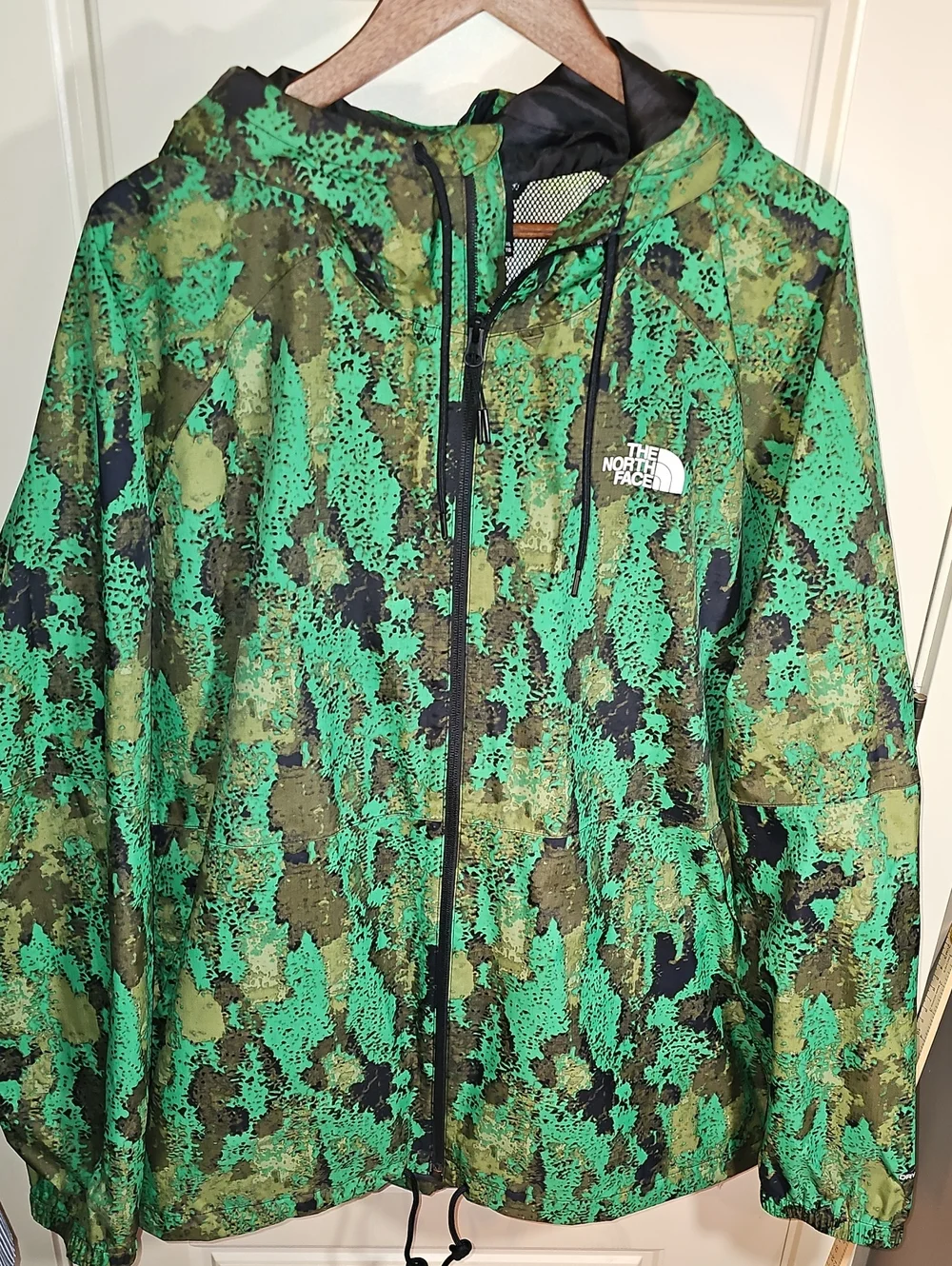 The North Face ANTORA LIMITED Green and Black Camo Hooded Jacket. SIZE XXL